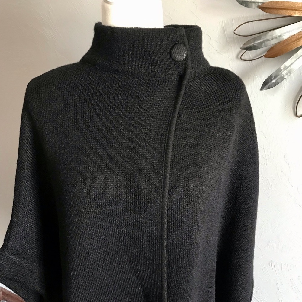 LC Lauren Conrad Black Women's Poncho Sweater